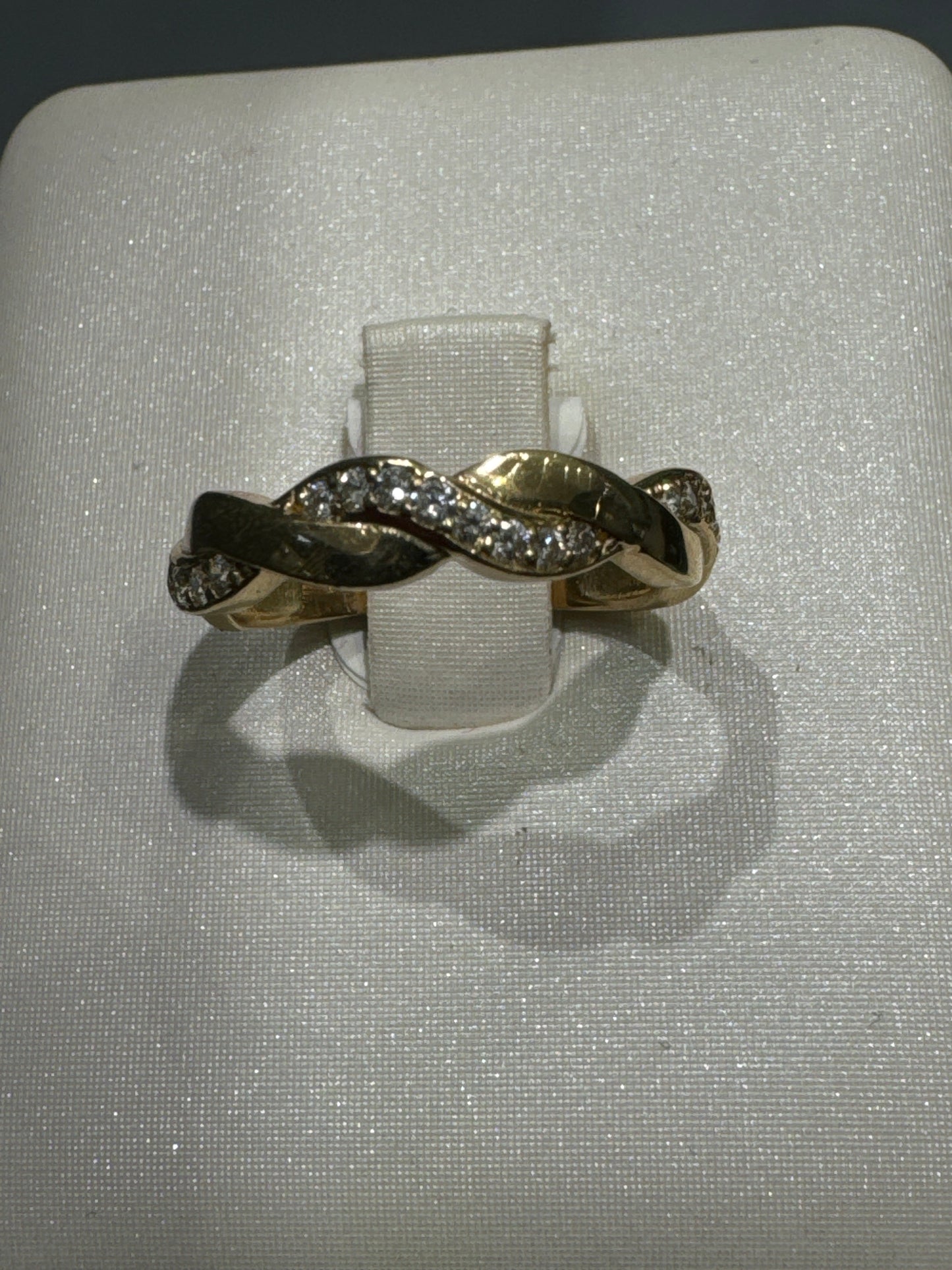 10K gold ring with lab grown diamonds Ring