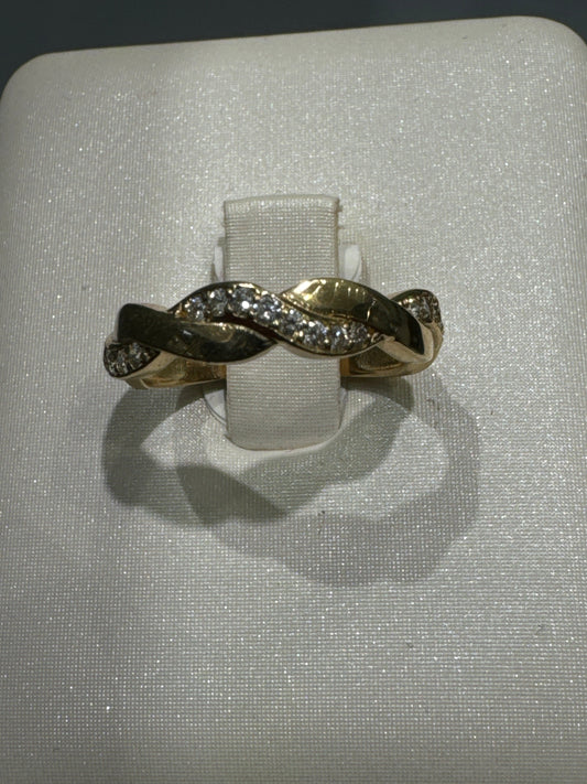 10K gold ring with lab grown diamonds Ring