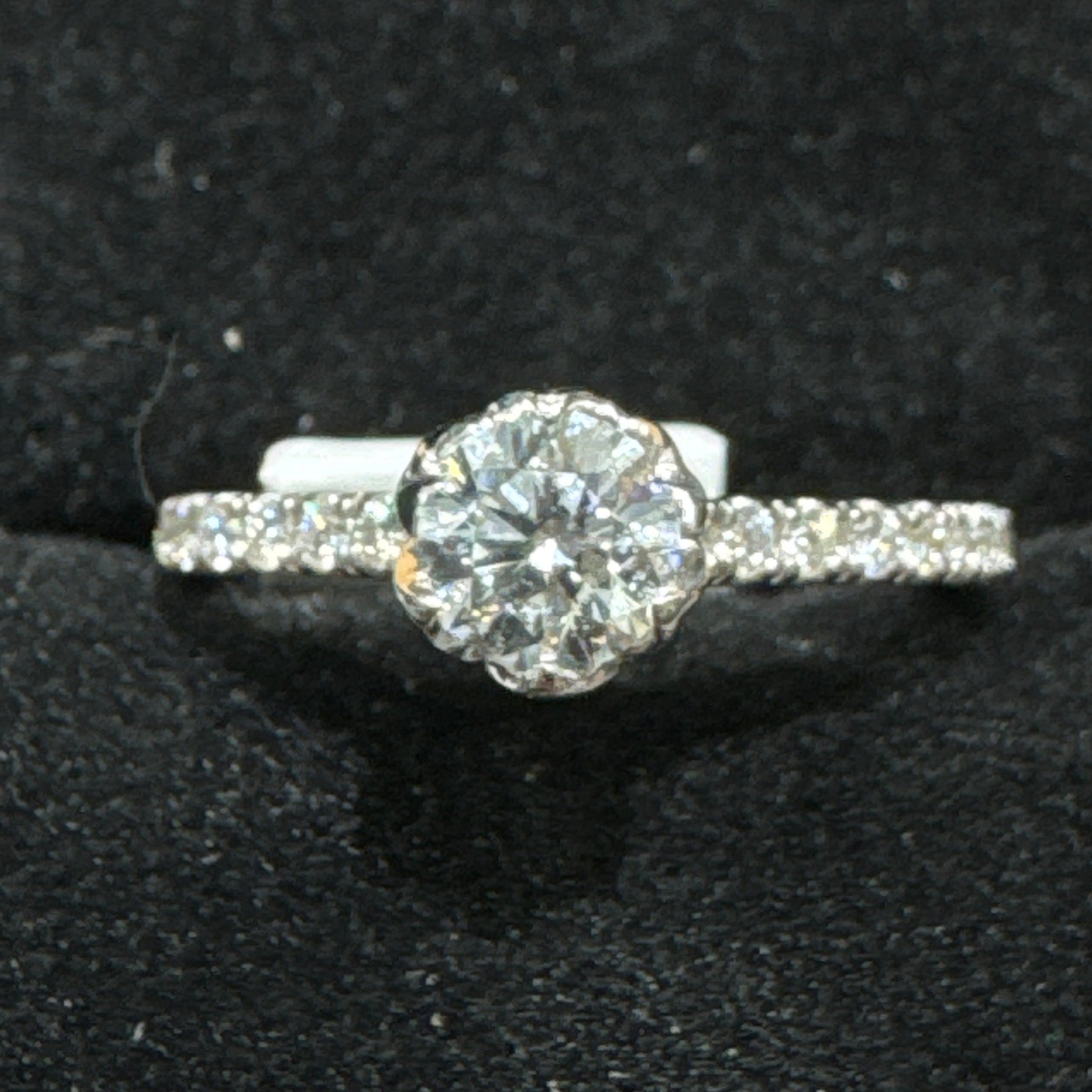 Bague en or 18K avec diamants canadiens 50pts + 16pts VVS diamants canadiens certifiés Gold rings