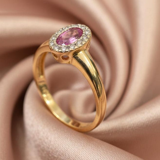 10K gold diamond ring 0.13CT detail showing expert setting delicate diamond brilliance