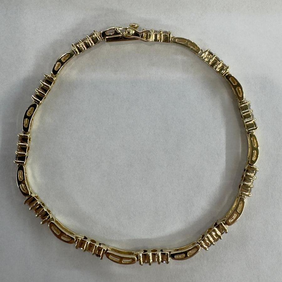 10K gold lab-grown diamond bracelet 1CT side profile showing diamond setting and gold links
