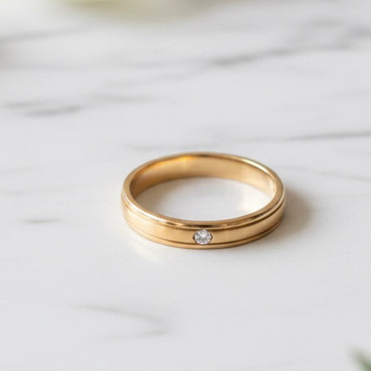 10K gold natural diamond ring detail showing diamond sparkle expert craftsmanship