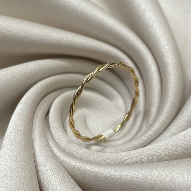 10K gold ring detail showing expert craftsmanship quality finish
