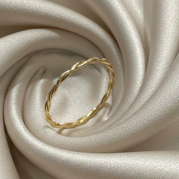 10K gold ring detail showing expert craftsmanship quality finish
