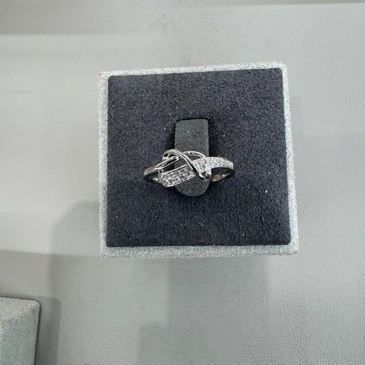 14K gold natural diamond ring detail showing natural diamond sparkle expert craftsmanship