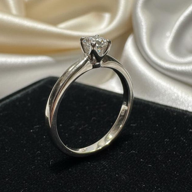 14K gold diamond ring 0.45CT detail showing expert setting and diamond brilliance