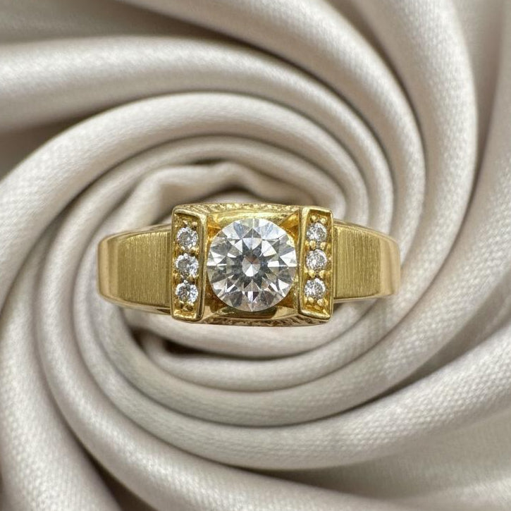 18K gold diamond ring 0.3 plus 0.18 carat side view showing exceptional craftsmanship