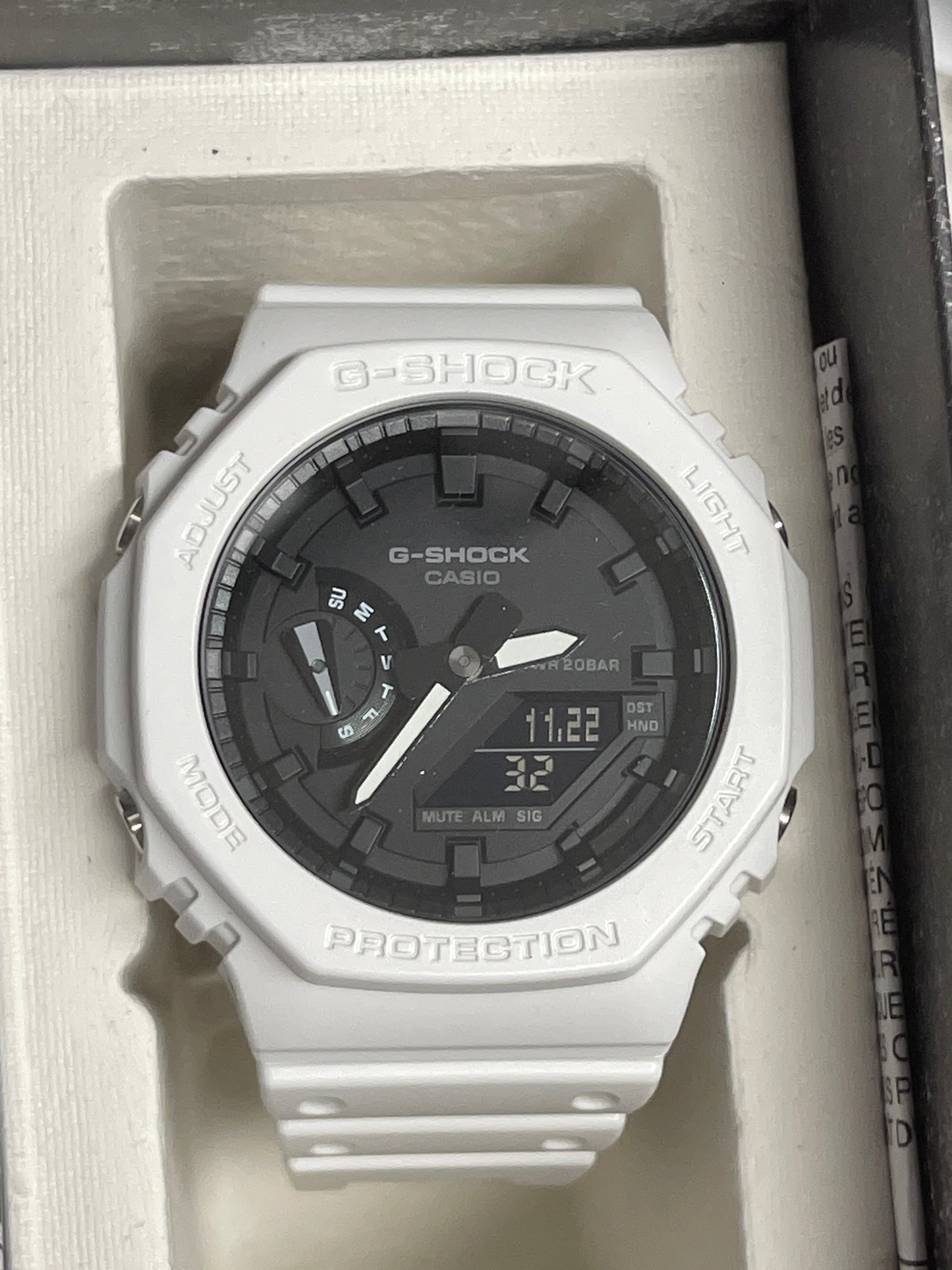 Montre Casio G-Shock GA-2100-7ACR analogique-numérique - Blanc Noir