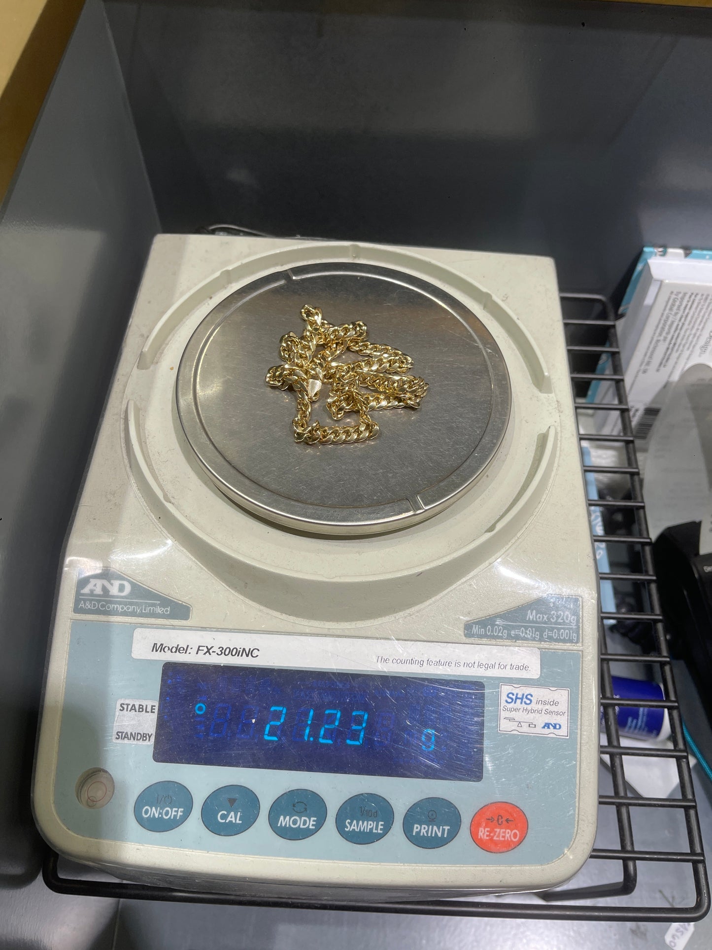 Cuban link chain gold 10k / 6.75 mm / 21.23 grams / 20 inch gold chain