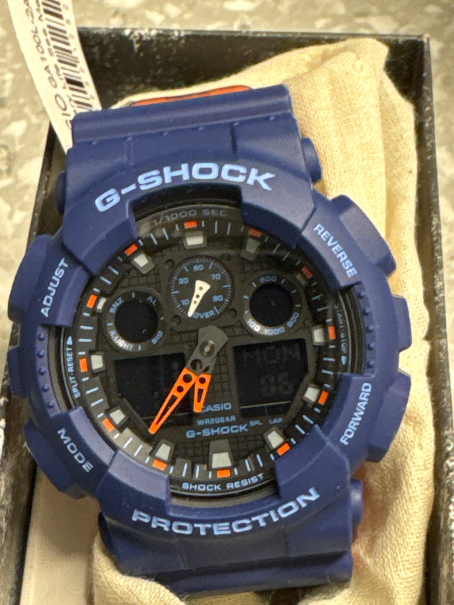 G-SHOCK GA100-2ACR Montre