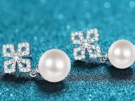 Pearl Clover Stud Earrings with Moissanite - 925 Sterling Silver (AZ523-E)