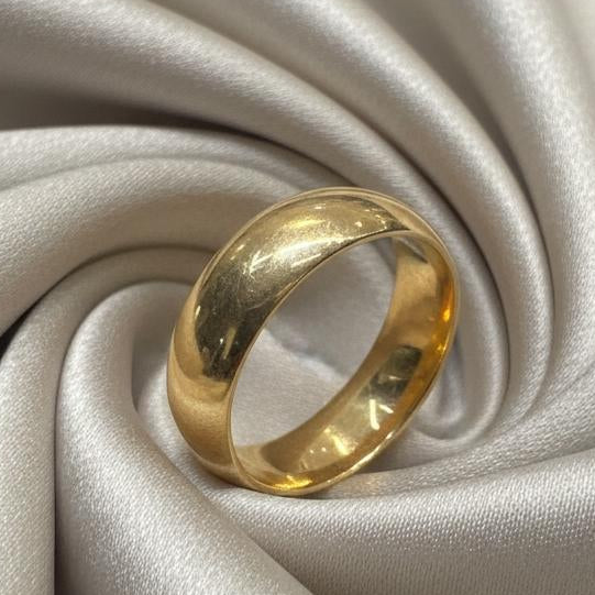 10K gold ring detail showing expert craftsmanship quality finish