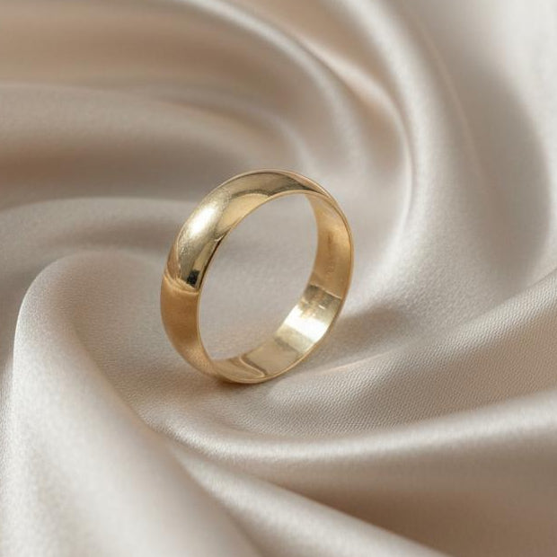 10K gold ring detail showing expert craftsmanship quality finish