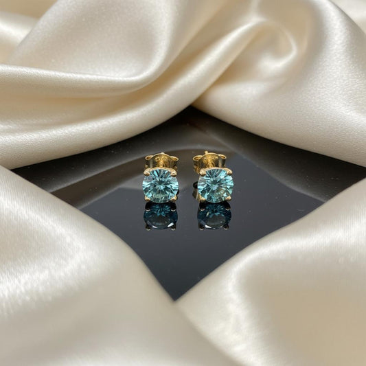 Aretes de Oro de 10K con Diamante Azul Creado en Laboratorio 0.5CT (DML10ER001)