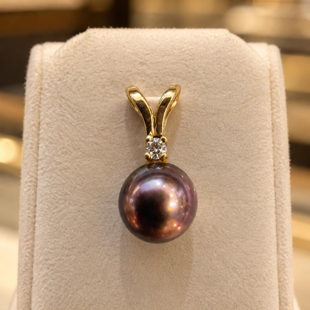 10K Gold Black pearl pendant with natural diamond 0.03