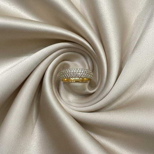 10K gold natural diamond ring detail showing 1 carat natural diamond brilliance expert craftsmanship