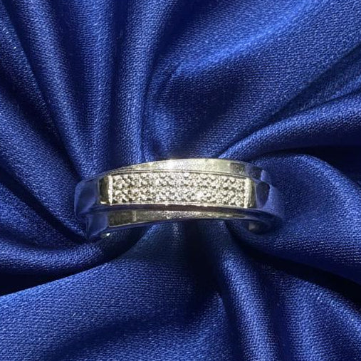 10K gold natural diamond ring detail showing natural diamond sparkle expert craftsmanship