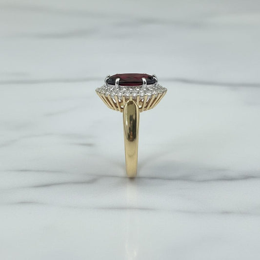 Anillo de Oro de 10K con Diamantes Naturales y Granate de 0.32CT Diamante / 6.1CT Granate (DMN10RI025)