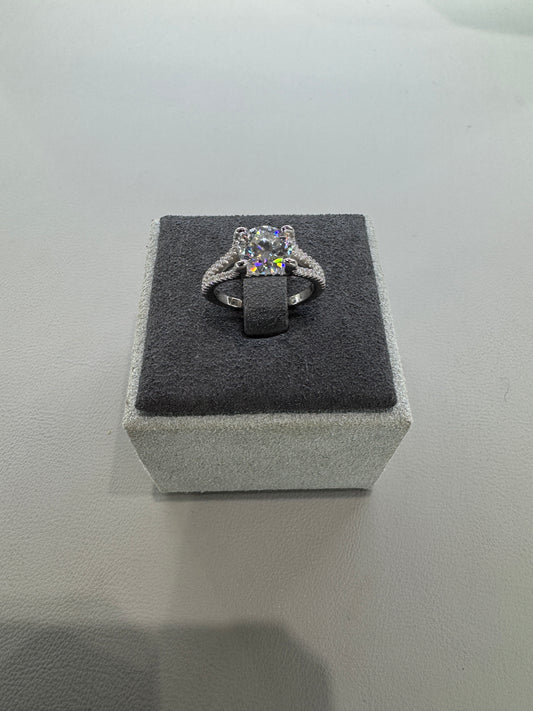 Sterling silver moissanite ring (model: AZ037-J)