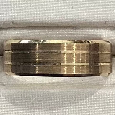 10K gold men's wedding band detail, 4.18 grams, free sizing guaranteed