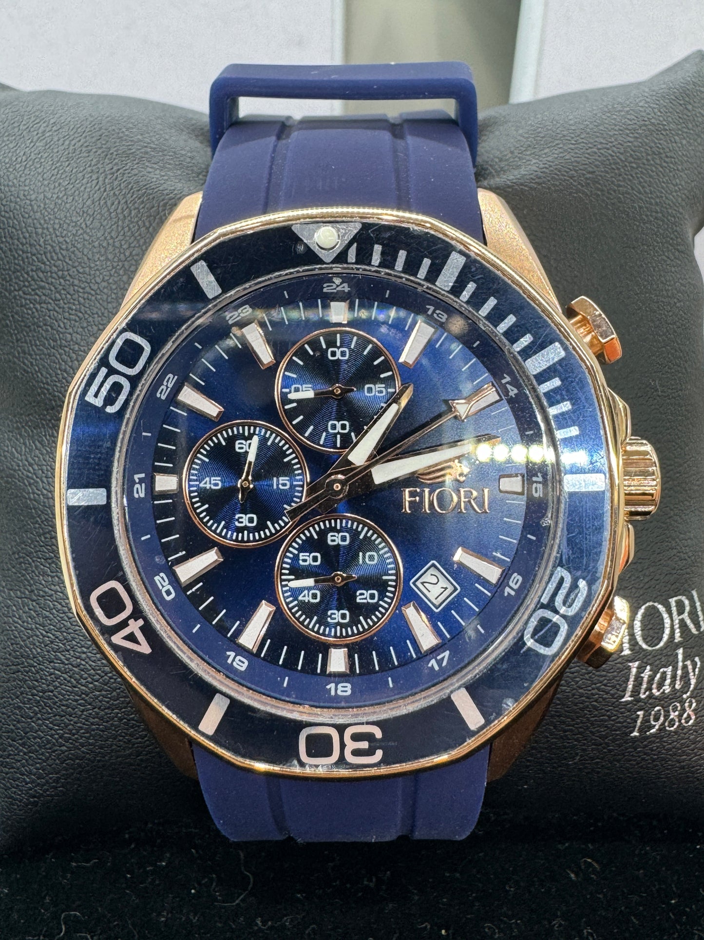 Montre Fiori chronographe avec couronne visée pour hommes en acier inoxydable #3840 Watch