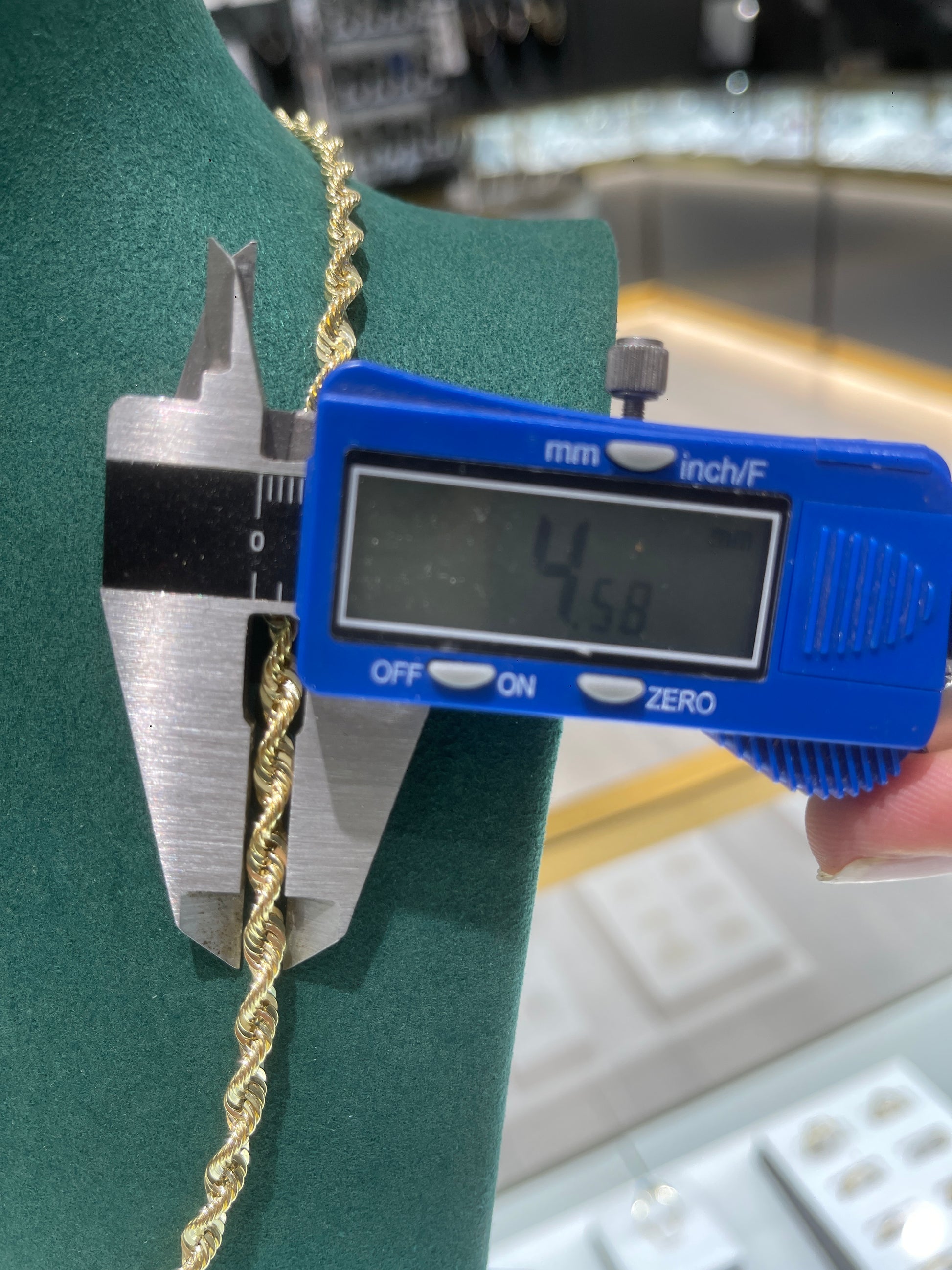 Torsage chain 10k / 4.47mm / 20po / 9.27g   / Bijouterie Del Moral / Brossard Qc. / Mail Champlain  2