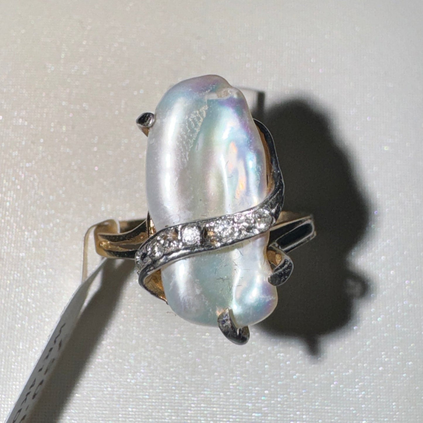 White Gold ring 14K DIA 6pts and natural baroque pearl