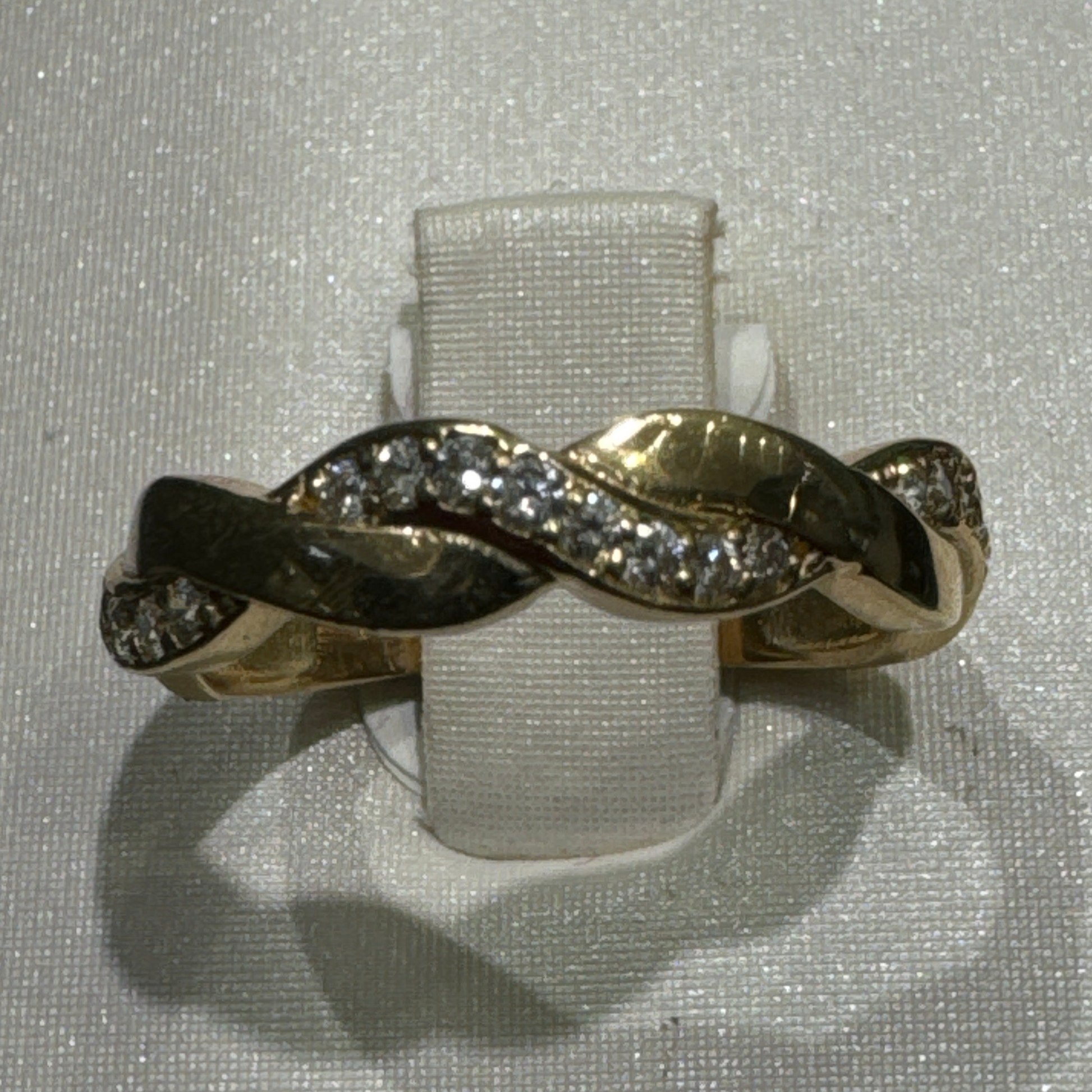 10K gold ring with lab grown diamonds Ring