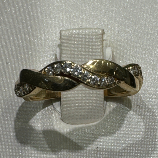 10K gold ring with lab grown diamonds Ring