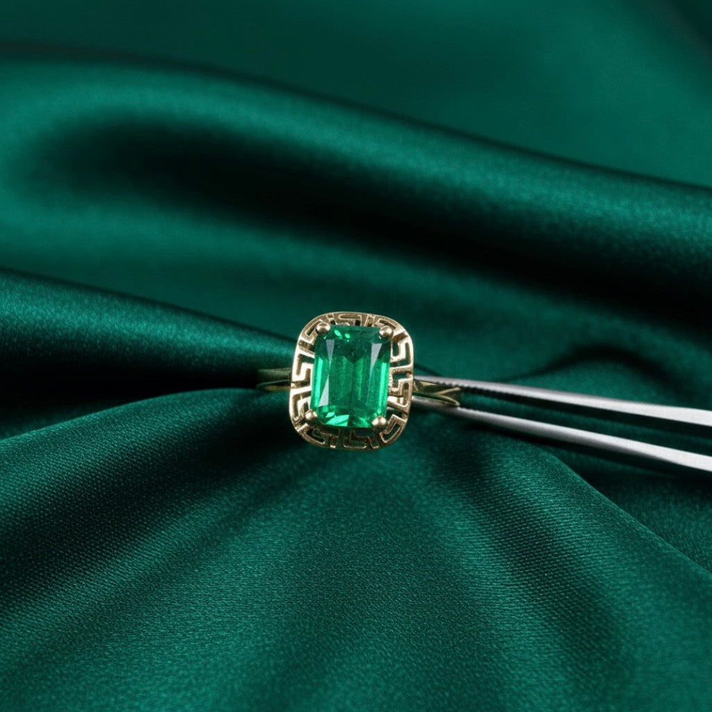 10K gold emerald ring 1.38CT center stone rich green color natural beauty

