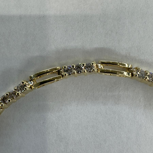 10K gold lab-grown diamond bracelet 1 carat total weight full view elegant luxury crafted in Quebec