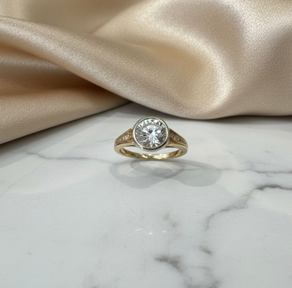 10K gold lab diamond ring 2CT center stone ethical sustainable radiant brilliance
