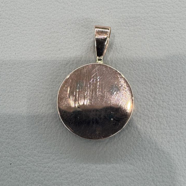 10K gold natural diamond pendant detail showing expert setting 0.8CT diamond extraordinary sparkle
