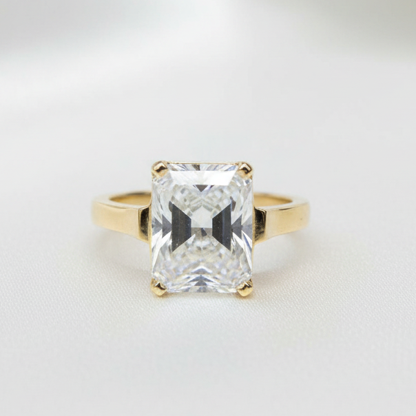 10K gold radiant cut moissanite ring 2CT exceptional brilliance stone detail
