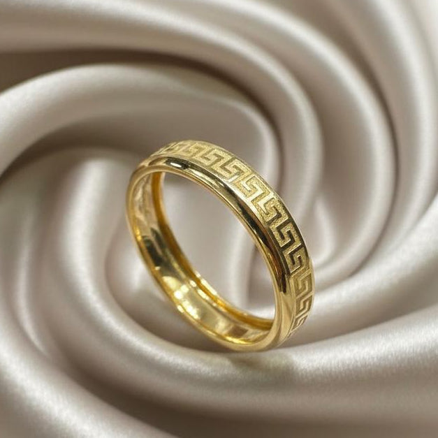 10K gold ring 1.2 grams delicate elegance comfortable weight
