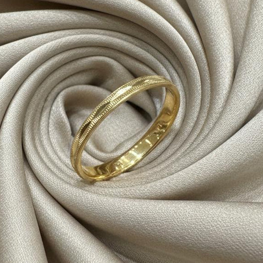 10K gold ring 1.3 grams delicate elegance comfortable weight
