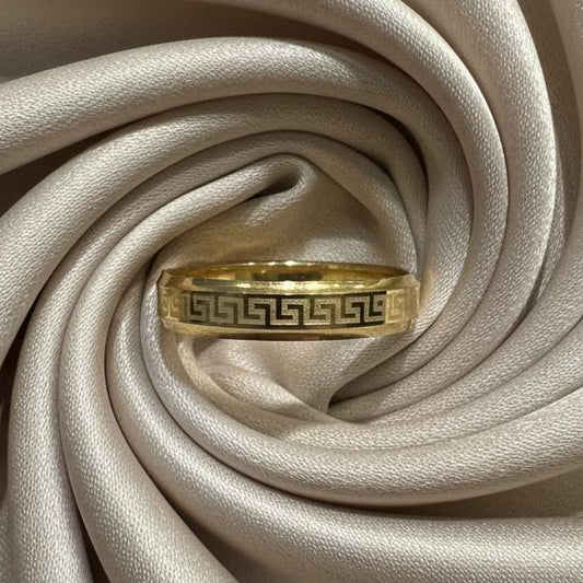 10K gold ring 1.5 grams delicate elegance comfortable weight
