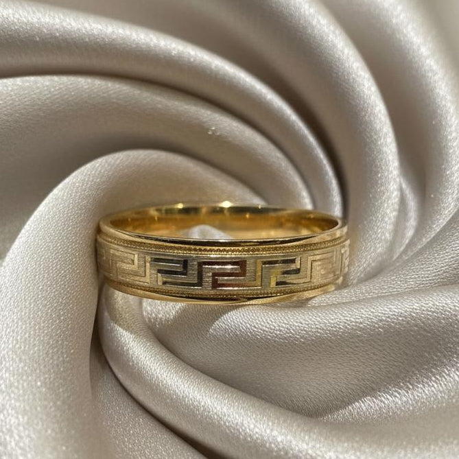 10K gold ring 4.9 grams substantial quality luxurious weight
