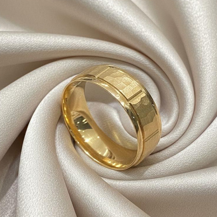 10K gold ring 5.9 grams substantial quality luxurious weight
