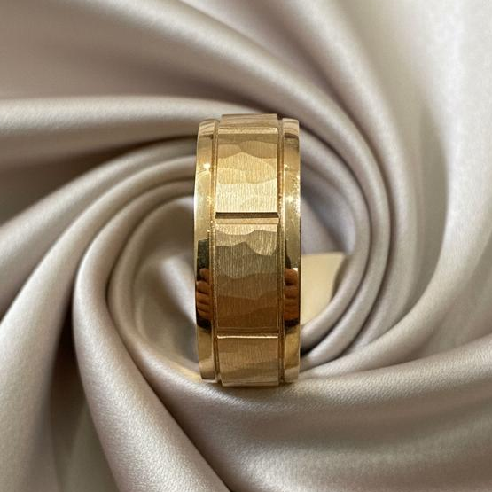 10K gold ring detail showing expert craftsmanship quality finish
