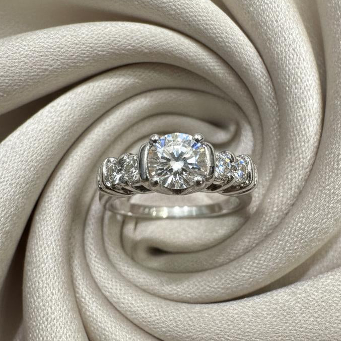 14K gold diamond ring 0.76 carat breathtaking elegance brilliant sparkle
