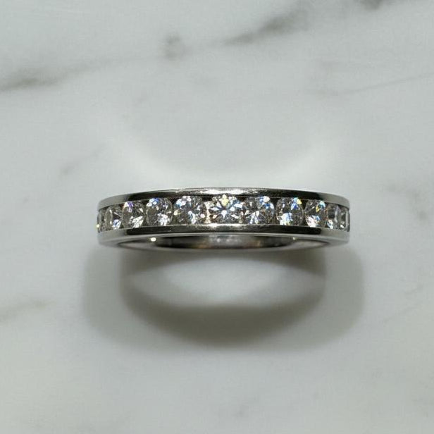 14K gold moissanite ring 0.63CT detail showing expert setting extraordinary fire and brilliance
