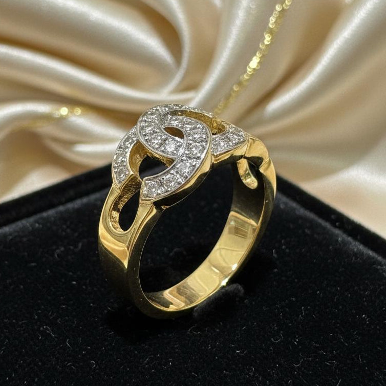18K gold cubic zirconia ring detail showing expert setting brilliant sparkle premium quality
