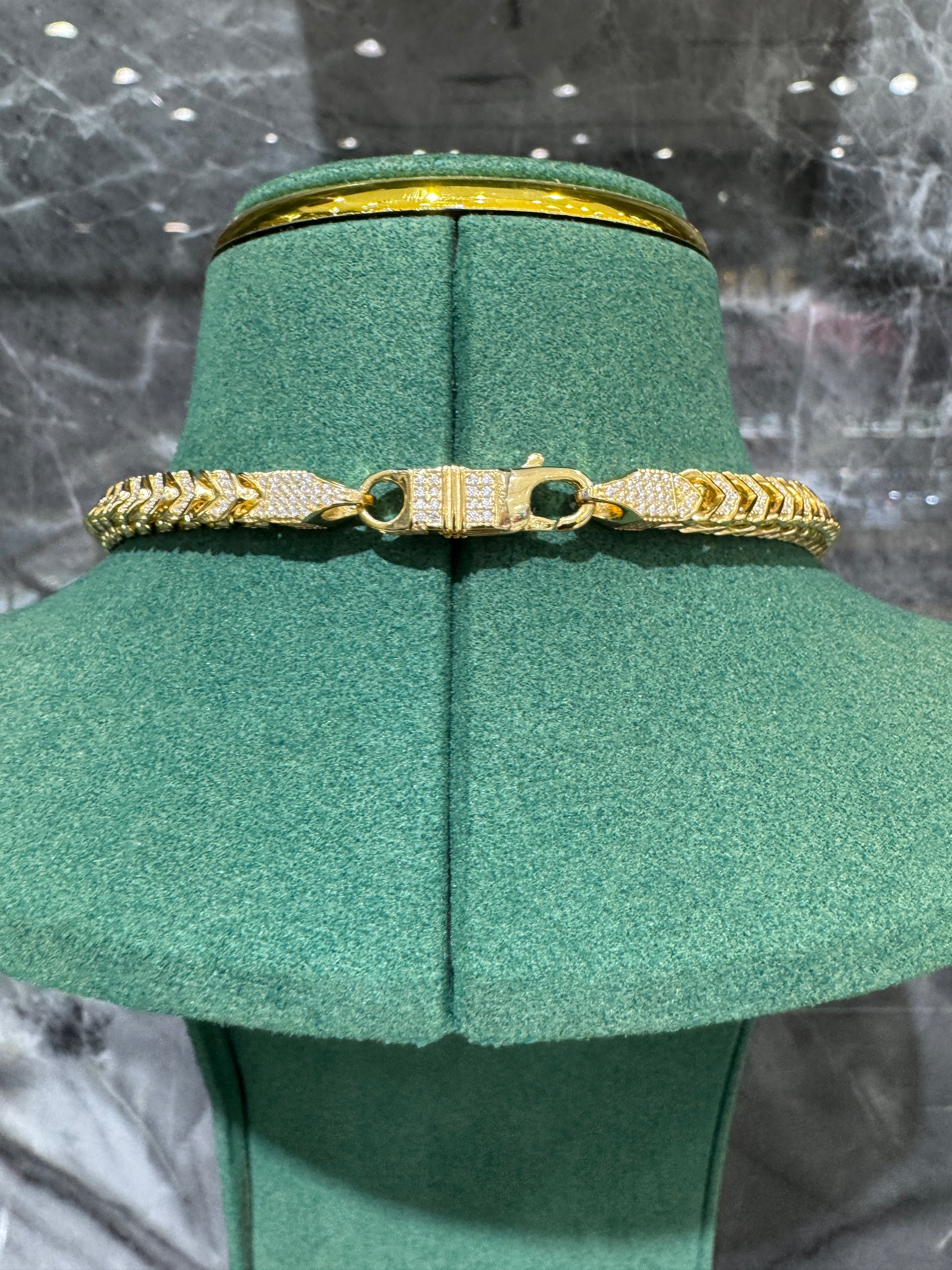 6mm Franco chain 22 inch close-up iced out moissanite Franco link pattern Model MJCN046-6mm
