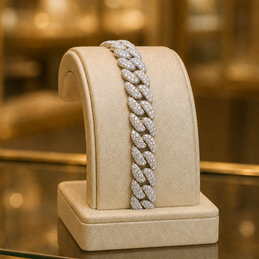 AI-enhanced product photo — Bijouterie Del Moral