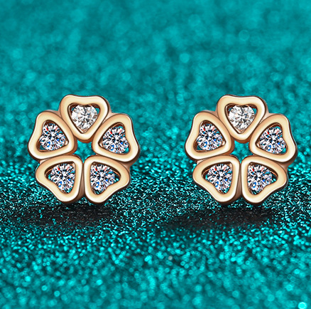 Moissanite Clover Stud Earrings detail - Gold Plated 925 Sterling Silver (AZ1034-E)