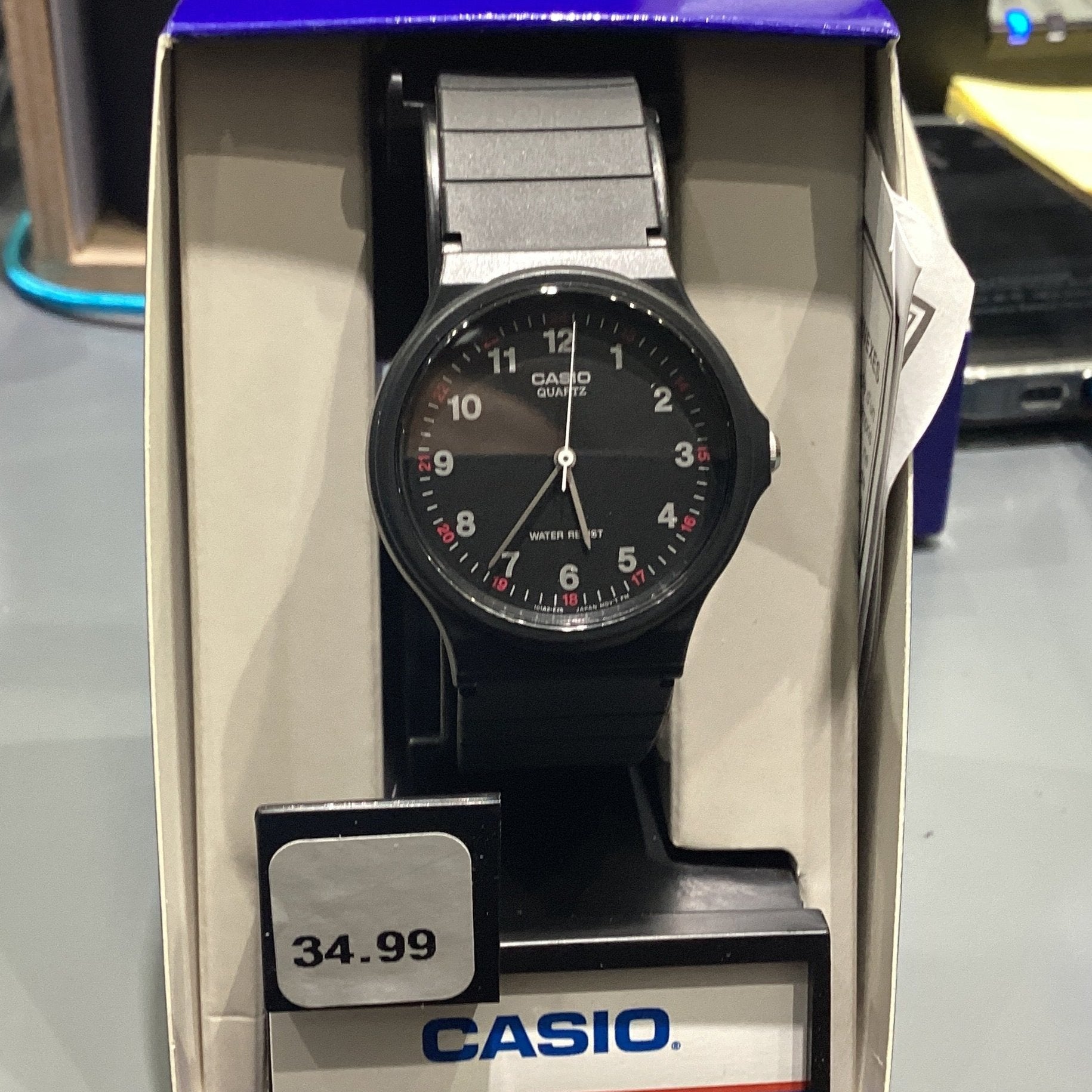 Casio MQ-24-1BLCF Montre