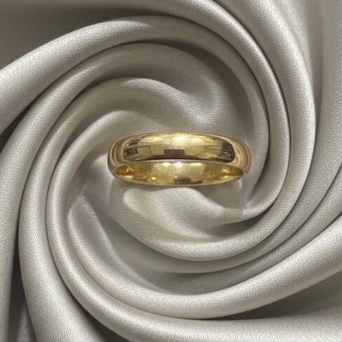 10K gold ring 6 grams substantial quality luxurious weight
