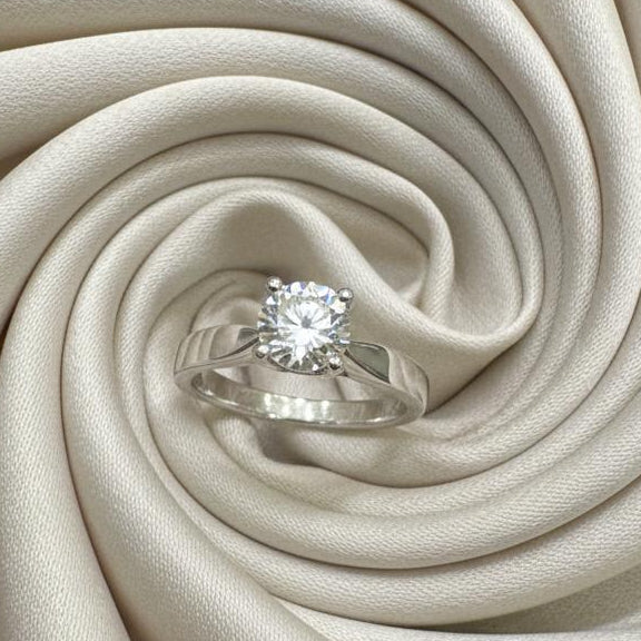 10K gold lab diamond ring 0.55CT center stone ethical sustainable brilliant sparkle