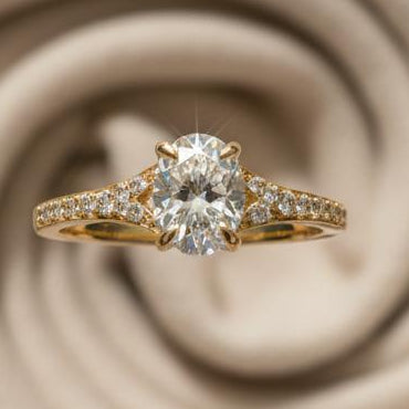 10K gold lab diamond ring 1CT center stone ethical sustainable brilliant sparkle